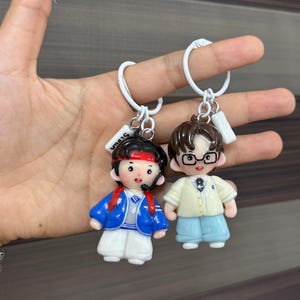 Personalized Clay Couple Keychain, Custom Clay Keychain from Photo, Handmade Clay Figurine, Mini Figurine Keyring image 8