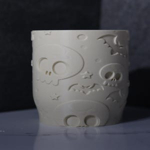 Halloween Themed Skelett / Fledermaus Pflanztopf, perfekte Drainage, 3D gedruckt, für Sukkulenten oder Zimmerpflanzen, mehrere Farben, perfektes Geschenk