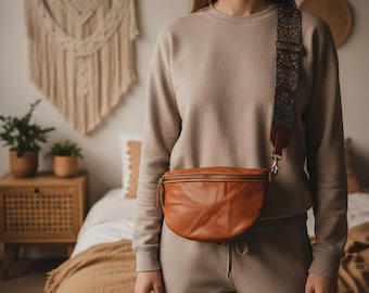 Genuine Leather Crossbody Saddle Bag – Vegetable-Tanned Cowhide Shoulder Purse, Bohemian Style Chest Bag