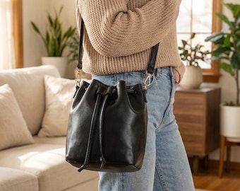Drawstring Bucket Bag Crossbody Purse – PU Vegan Leather Casual Women’s Bag for Everyday Use, Lightweight Small Shoulder Handbag