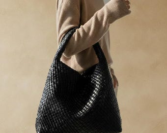 Minimalist Woven Bucket Shoulder Purse Soft PU Everyday Commuter Handbag Gift Women Style Chic