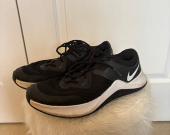 Nike MC Trainer shoes size 9.5 womens