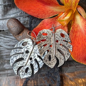 MONSTERA LEAF-oorbellen | Grote lichtgewicht 925 sterlingzilveren hangoorbellen met tropisch blad | Zilveren monsterabladeren