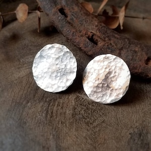 HAMMERED DISC Stud Earrings | Large 24mm Hammered Circle  Earrings Post Studs