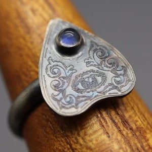 Planchette Ring, Ouija Jewelry, Witchy Jewelry, Moonstone Ring Silver, Halloween Jewelry for Women, Jewelry for Witch, Spooky Season Gift
