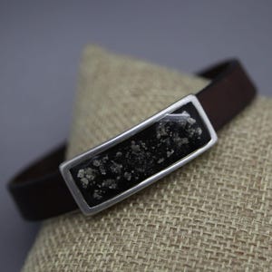 Cremation Leather Bracelet, Cremation Bracelet for Men, Cremation Jewelry Ashes, Ash Bracelet for Men, Silver Cremation, Urn Bracelet, Loss