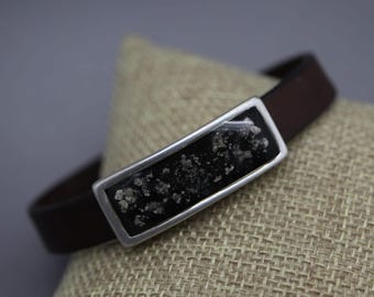 Einäscherungsarmband aus Leder, Einäscherungsarmband für Herren, Schmuck aus Einäscherungsasche, Aschearmband für Herren, Silbernes Einäscherungsarmband, Urnenarmband, Verlust