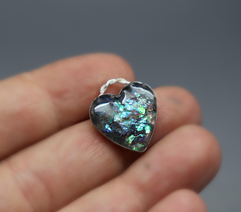 Herzförmige Halskette zur Erinnerung an verstorbene Haustiere, Anhänger aus dichroitischer Folie, Silberne Herzkette, Schmuck zur Erinnerung an verstorbene Haustiere, Aschekette, Trauerschmuck Bild 6