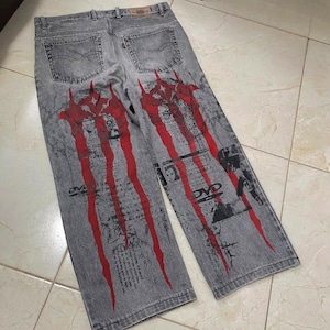 Denim Baggy Jeans | Straight High Waisted Pants | Casual Wear | Vintage Y2K Streetwear

Baggy vintage jeans designed with a high waist and straight leg silhouette, featuring a loose fit suitable for streetwear outfits and everyday casual styling.