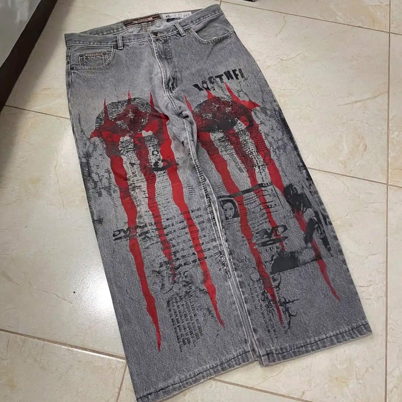 Denim Baggy Jeans | Straight High Waisted Pants | Casual Wear | Vintage Y2K Streetwear

Baggy vintage jeans designed with a high waist and straight leg silhouette, featuring a loose fit suitable for streetwear outfits and everyday casual styling.