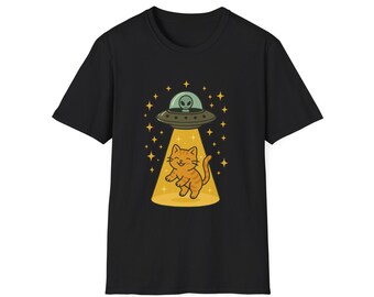 Koszulka unisex z motywem porwania kota przez kosmitę | Zabawna koszulka z grafiką | Odzież science fiction | Prezent dla miłośnika kotów | Koszulka Kitty Outerspace Spaceship | Zabawny i oryginalny