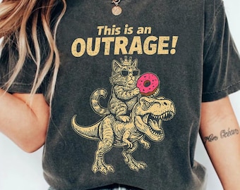 Dies ist ein OUTRAGE-Shirt, Prinzessin Donut und Mongo Dungeon Crawler Carl Tee, Goddammit Donut