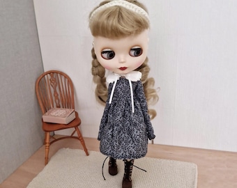 Vestido para muñeca Blythe hecho a mano: estilo vintage de manga larga con cuello desmontable.