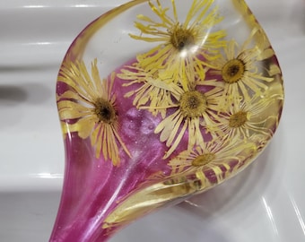 The 'Mammoth Yellow quil' mum soap dish