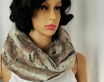 Fur Neck Warmer Scarf, Mountain Fox Faux Fur in Pewter, Taupe and Beige, Single Loop Cowl Scarf, Soft Minky Faux Fur Infinity