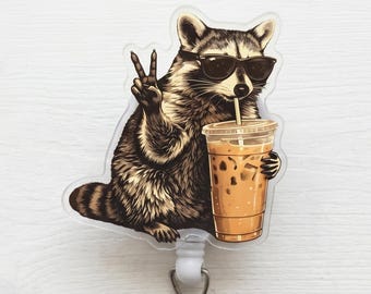 Porta credencial de mapache con forma de café, bonito porta credencial de animal con forma de café helado, porta credencial para amantes del café, regalo para enfermeras.