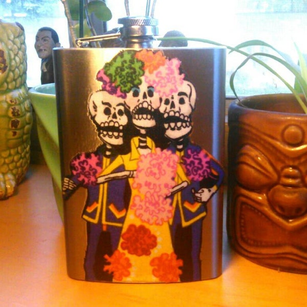 8oz Mexican Dia de los Muertos flask....Arte Mexicano, day of the dead