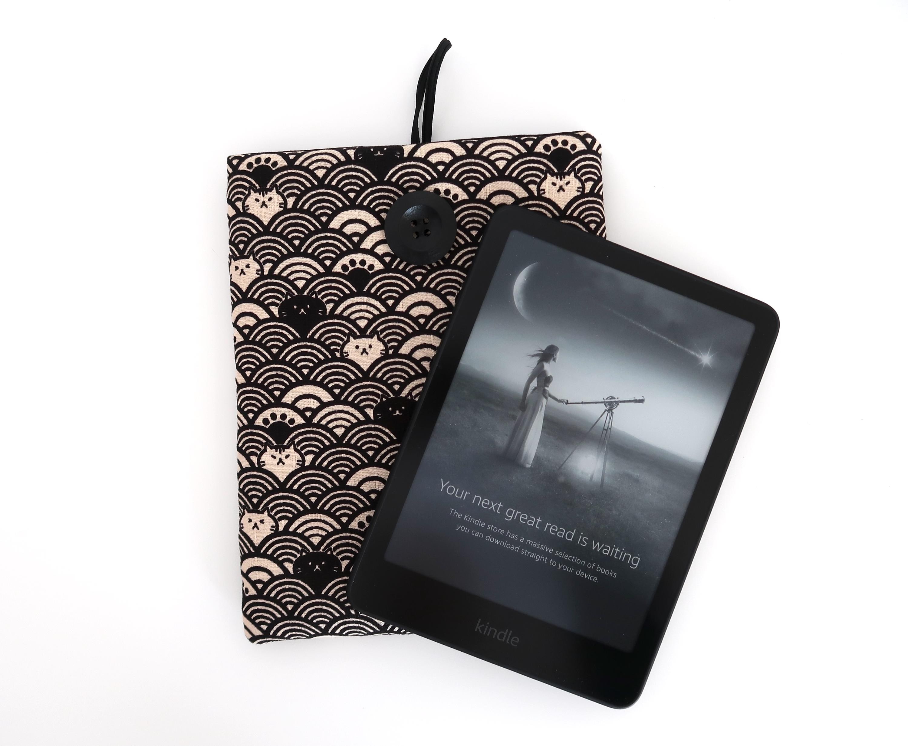 Kindle Paperwhite Cover, Kindle Sleeve, eReader, Handmade Kindle Case, Fabric Kindle Cover, Fits 11th and 12th generations - Japanese Cats