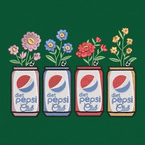 Puede incluir: Diseño bordado con cuatro latas de Diet Pepsi, cada una con un esquema de color diferente y rematadas con una variedad de flores coloridas. Las latas son rosa, azul, rojo y dorado, con las palabras "diet Pepsi Club".