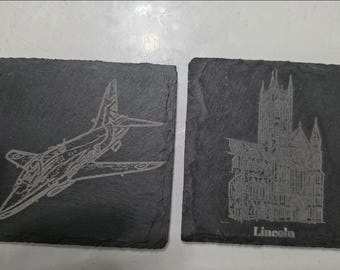 Juego de posavasos de pizarra de la Catedral de Lincoln y los Red Arrows – Posavasos de piedra grabados – Regalo de Lincolnshire