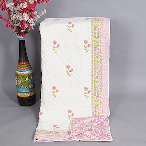 Katoenen quilt met roze en groene handblokprint met bloemenprint - Omkeerbaar Jaipuri Razai, lichtgewicht zomerdekensprei voor boho-huisdecoratie