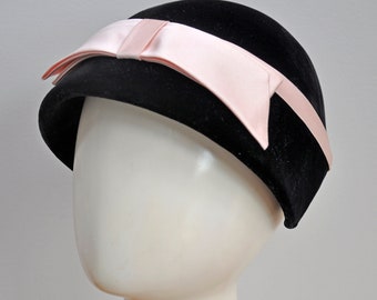 vintage 1960s black velvet & pink satin bow HATTIE CARNEGIE hat