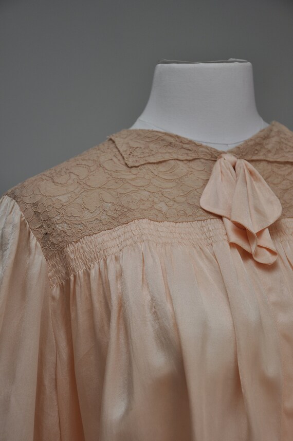 vintage 1930s peach silk bedjacket blouse XS-L - image 3