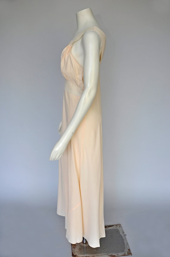vintage 1930s peach nightgown slip dress w/ lace … - image 4