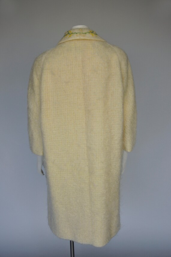 vintage 1960s creamy white mohair spring coat w/ … - image 5