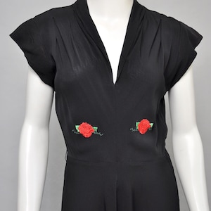 vintage 1940s black dress w/ embroidered roses XS/S