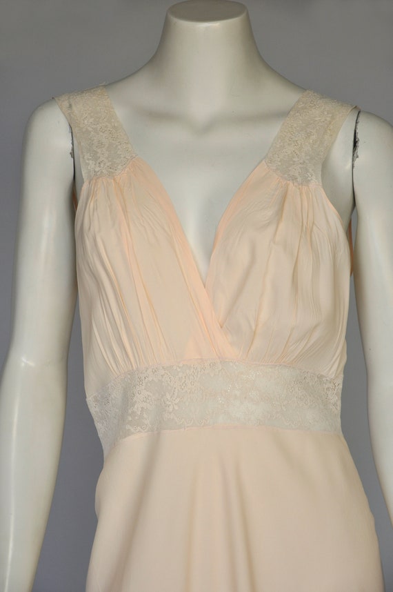 vintage 1930s peach nightgown slip dress w/ lace … - image 2