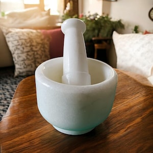 Handcrafted White Marble Mortar and Pestle – Elegant and Durable Kitchen Tool