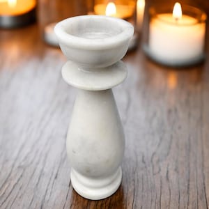 ご自宅やオフィスに最適な、美しい手彫りの大理石製キャンドルスティックキャンドルスタンド。ロマンチックで美しい空間を演出します。