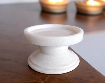 Handgesneden witmarmeren kandelaar, woondecoratie, diameter x hoogte: 4 inch