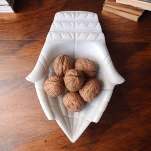 Joining Hands White Marble Decorative  Ruffle Wave Ribbed Fruit Bowl for Home, keeping small items, keys,  perfumes, toiletries or Jewellery