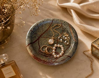 Bandeja redonda de mármol hecha a mano: soporte decorativo para llaves y joyas.
