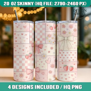 Puede incluir: Tres vasos delgados de 20 oz con varios diseños rosas. Uno presenta corazones, otro fresas y el tercero lazos y margaritas. Los vasos tienen un diseño de patchwork. El texto "4 DESIGNS INCLUDED / HQ PNG" está en la parte inferior.