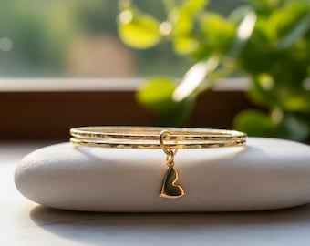 18K Gold Plated Hammered Bangle with Heart Charm – Elegant Simple Bracelet for Women