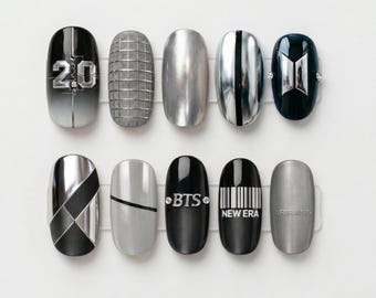 Presse à ongles inspirée de la Kpop ARIRANG 2.0 | Art sur ongles : retour 2026 d'Arirang | Ongles Tech 3D chromés argentés | Faux ongles industriels Cybercore