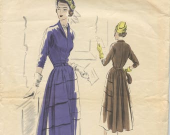 1940's Vogue Couturier 480 One Piece Dress - Skirt Has Horizontal Tucks & Gathered Back Vintage Sewing Pattern Bust 32