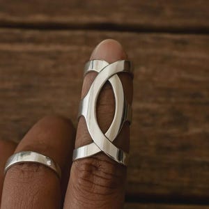 Handgjord mässingsskena-ring, artritstöd, EDS-komfort, minimalistiska justeringssmycken