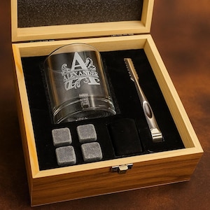 Personalisierte Whiskey Geschenkbox mit Gravur – Geschenkset mit Glas – Individuell mit Namen – Perfektes Weihnachtsgeschenk für Männer