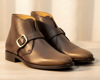 Botas de tobillo de cuero marrón hechas a mano con hebilla simple para hombre