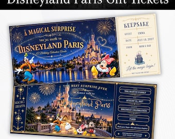 Op de afbeelding: Twee rechthoekige Disneyland Paris cadeautickets met een nachtelijk kasteel, vuurwerk, Goofy en Minnie Mouse. De tickets bevatten tekstvelden voor namen, data en berichten, afgewerkt met een decoratieve rand en gouden accenten.