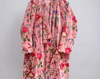 Szlafrok kimono z aksamitu w kwiaty i paskiem | Długi, bezrękawnik, strój domowy
