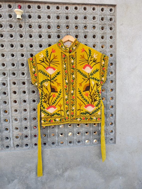 Velvet Suzani Embroidered Vest With Belt ,Yellow Flower Embroidery Coat , Reversible Velvet Sleeveless Jacket
