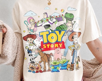 Comfort Colors® retro Toy Story Land-shirt, Disney Pixar Toy Story-shirt, Disney Woody Jessie Buzz Lightyear-shirt, Disney-shirt familie-uitje, Disney-shirt familie-uitje