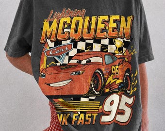 Vintage shirt Lightning McQueen Comfort Colors, shirt Disney Pixar Cars, retro McQueen graphic T-shirt, shirt familievakantie reis Disney 2026