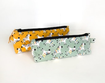 Estojo de lápis em formato de zebra. Bolsa de algodão para material de arte de animais.