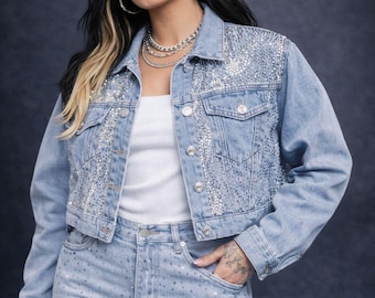 Denimset met kristallen strass – cropped jasje en outfit met glitterjeans,